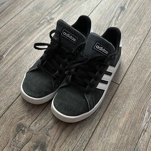 Adidas sneakers size 3 kids